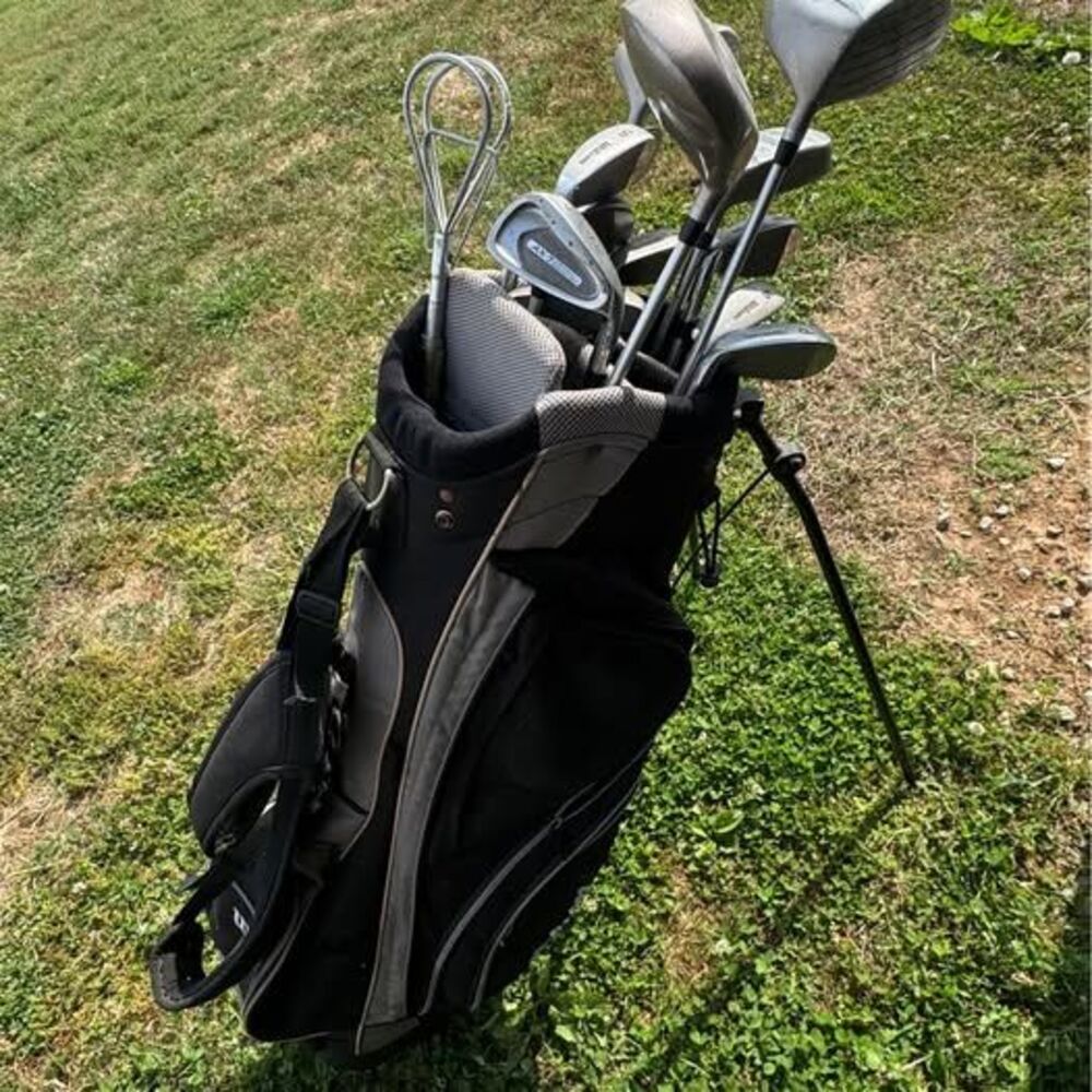 Wilson ax7 club set with bag